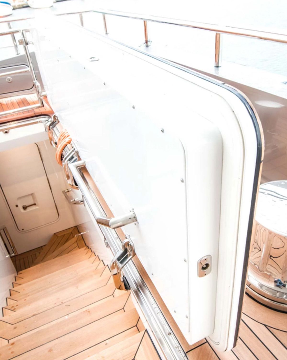 porte scorrevoli per yacht